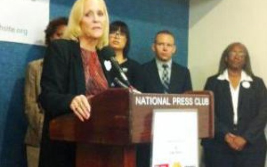Gretchen Burns Bergman at the National Press Club (Moms United) Gretchen Burns Bergman at the National Press Club (Moms United)