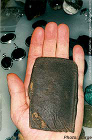 A slate of freshly pressed Bubble Hash.