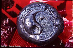 The yin and yang of fine hashish.